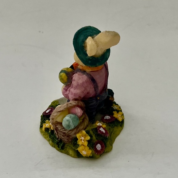 SET OF 4 RESIN EASTER RABBITS IN THEIR GARDENS - Picture 5 of 7